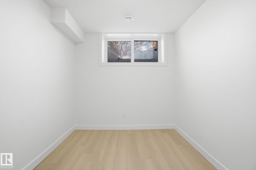 10725 70 Avenue, Edmonton, AB - Indoor Photo Showing Other Room