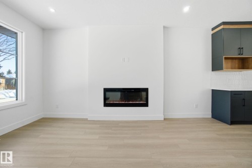10725 70 Avenue, Edmonton, AB - Indoor With Fireplace