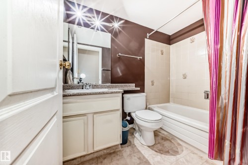 202 10731 84 Avenue, Edmonton, AB - Indoor Photo Showing Bathroom