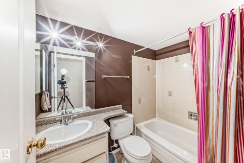 202 10731 84 Avenue, Edmonton, AB - Indoor Photo Showing Bathroom