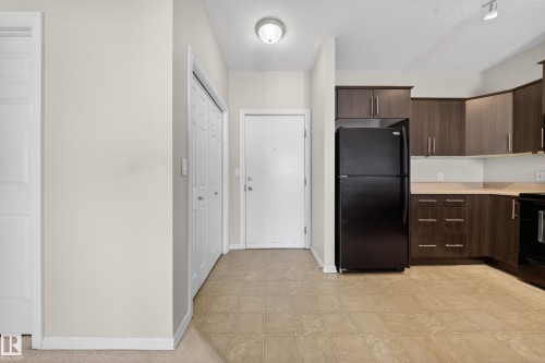 434 263 Macewan Road, Edmonton, AB - Indoor Photo Showing Kitchen