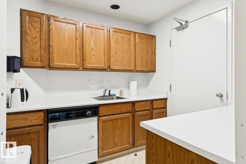 38 303 Twin Brooks Drive, Edmonton, AB - Indoor Photo Showing Kitchen