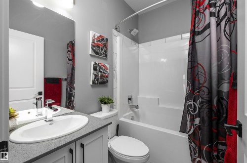 605 Boulder Wynd, Leduc, AB - Indoor Photo Showing Bathroom