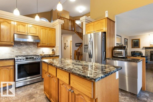 16 Oakmont Drive, St. Albert, AB - Indoor Photo Showing Kitchen With Stainless Steel Kitchen With Upgraded Kitchen