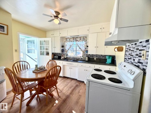 4811 51 Avenue, Lamont, AB - Indoor