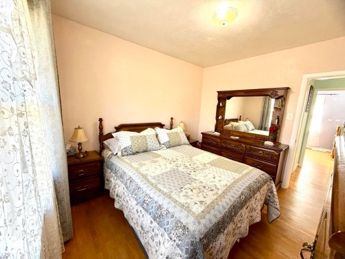 4811 51 Avenue, Lamont, AB - Indoor Photo Showing Bedroom