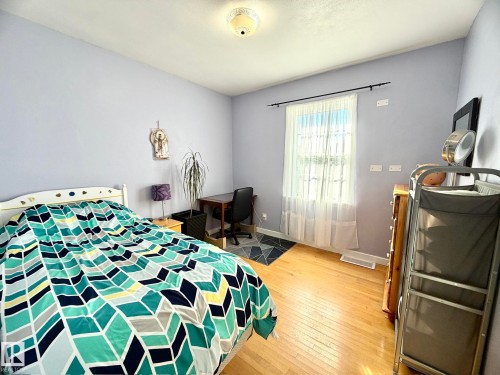 4811 51 Avenue, Lamont, AB - Indoor Photo Showing Bedroom