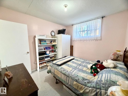 4811 51 Avenue, Lamont, AB - Indoor Photo Showing Bedroom