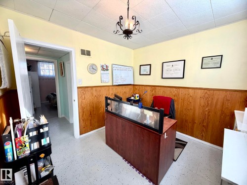 4811 51 Avenue, Lamont, AB - Indoor