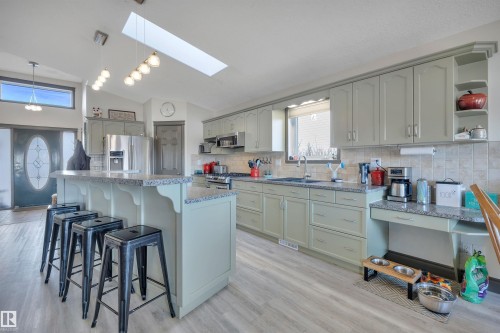 115 Parkside Drive, Wetaskiwin, AB - Indoor Photo Showing Kitchen With Double Sink