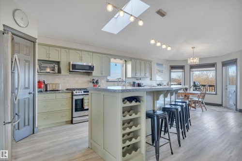 115 Parkside Drive, Wetaskiwin, AB - Indoor Photo Showing Kitchen With Stainless Steel Kitchen With Upgraded Kitchen