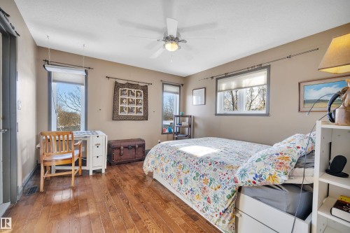 115 Parkside Drive, Wetaskiwin, AB - Indoor Photo Showing Bedroom