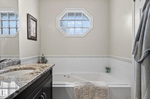 91 Westmews, Fort Saskatchewan, AB - Indoor Photo Showing Bathroom