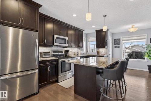 91 Westmews, Fort Saskatchewan, AB - Indoor Photo Showing Kitchen With Stainless Steel Kitchen With Upgraded Kitchen