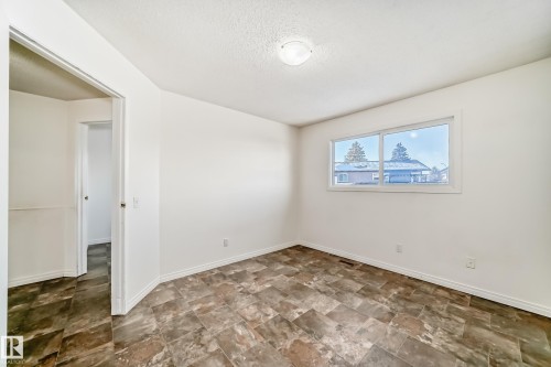 16912 101 Street, Edmonton, AB - Indoor Photo Showing Other Room
