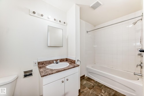 16912 101 Street, Edmonton, AB - Indoor Photo Showing Bathroom