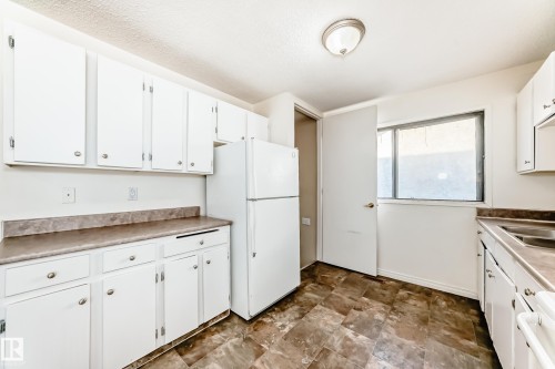 16912 101 Street, Edmonton, AB - Indoor Photo Showing Kitchen With Double Sink