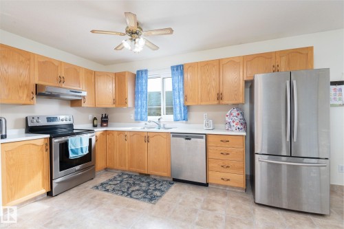 6103 53 Avenue, Cold Lake, AB - Indoor Photo Showing Kitchen With Double Sink