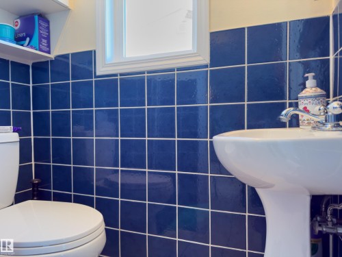 10532 157 Street, Edmonton, AB - Indoor Photo Showing Bathroom