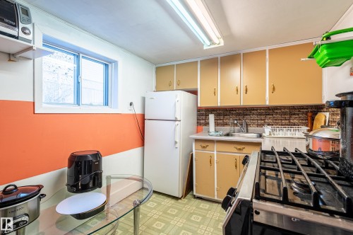 10532 157 Street, Edmonton, AB - Indoor Photo Showing Kitchen