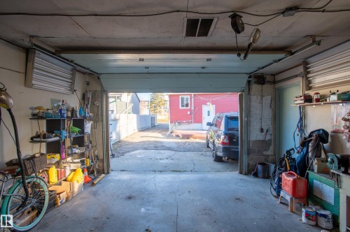 10532 157 Street, Edmonton, AB - Indoor Photo Showing Garage