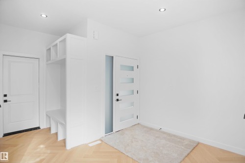 11 Trill Point(E), Spruce Grove, AB - Indoor Photo Showing Other Room