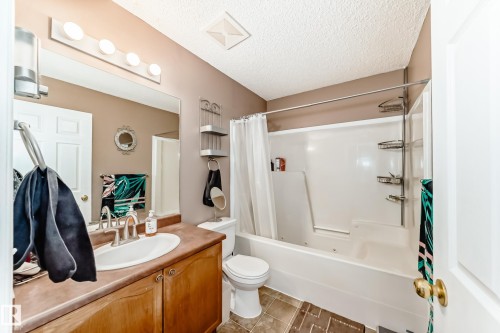 2927 30 Street, Edmonton, AB - Indoor Photo Showing Bathroom