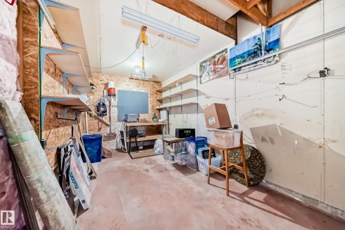 2927 30 Street, Edmonton, AB - Indoor