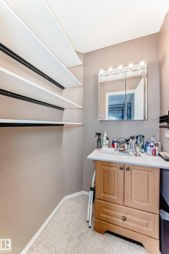 Bathroom with vanity and light carpet - 2927 30 Street, Edmonton, AB - Indoor