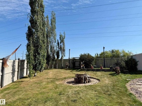 Fenced backyard with a patio - 2927 30 Street, Edmonton, AB - Outdoor