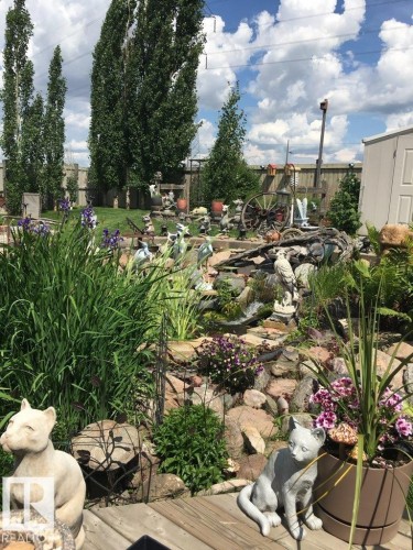 View of fenced backyard - 2927 30 Street, Edmonton, AB - Outdoor