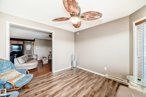 2927 30 Street, Edmonton, AB - Indoor