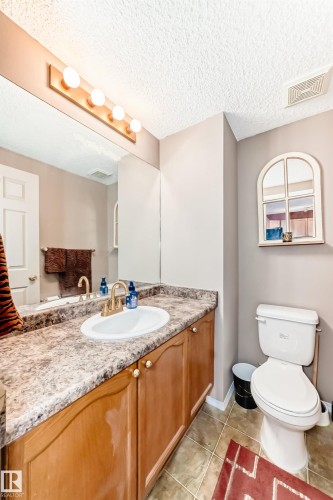 2927 30 Street, Edmonton, AB - Indoor Photo Showing Bathroom