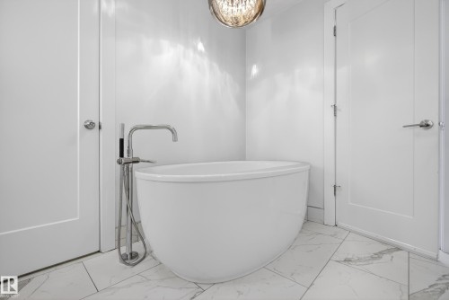504 14105 West Block Drive, Edmonton, AB - Indoor Photo Showing Bathroom