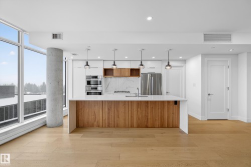 504 14105 West Block Drive, Edmonton, AB - Indoor Photo Showing Kitchen