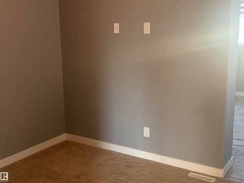 6694 Cardinal Road, Edmonton, AB - Indoor Photo Showing Other Room