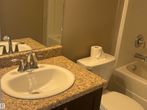 6694 Cardinal Road, Edmonton, AB - Indoor Photo Showing Bathroom