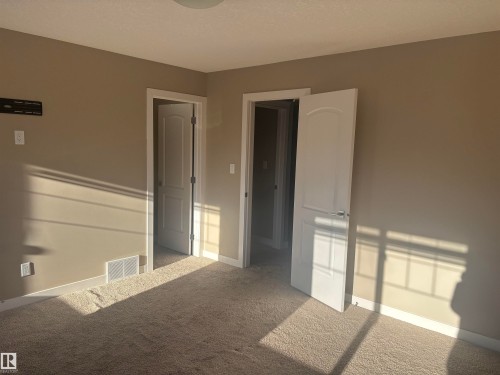 6694 Cardinal Road, Edmonton, AB - Indoor Photo Showing Other Room