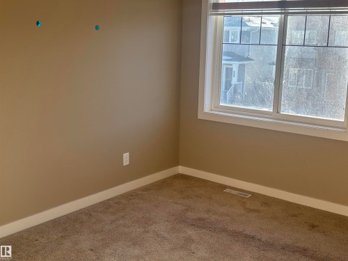 6694 Cardinal Road, Edmonton, AB - Indoor Photo Showing Other Room