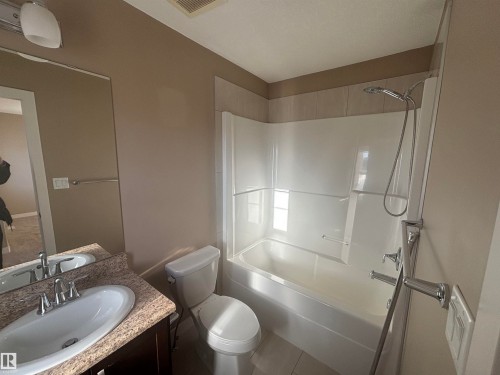 6694 Cardinal Road, Edmonton, AB - Indoor Photo Showing Bathroom