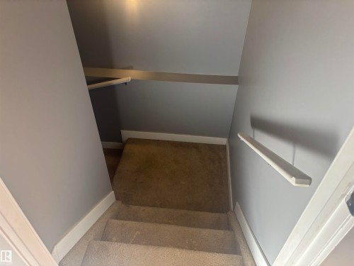 6694 Cardinal Road, Edmonton, AB - Indoor Photo Showing Other Room