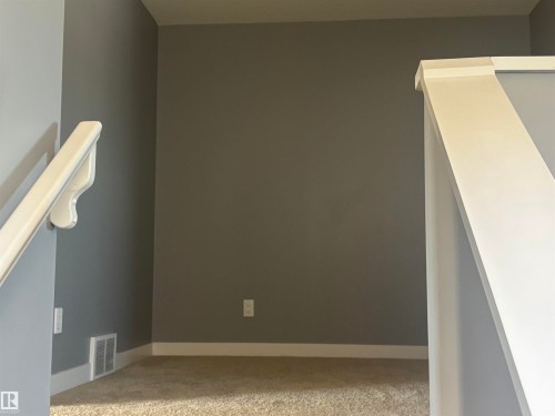 6694 Cardinal Road, Edmonton, AB - Indoor Photo Showing Other Room