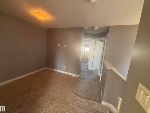 6694 Cardinal Road, Edmonton, AB - Indoor Photo Showing Other Room