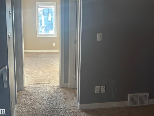 6694 Cardinal Road, Edmonton, AB - Indoor Photo Showing Other Room
