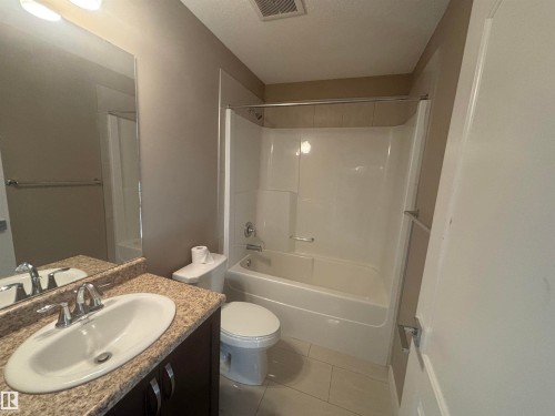 6694 Cardinal Road, Edmonton, AB - Indoor Photo Showing Bathroom