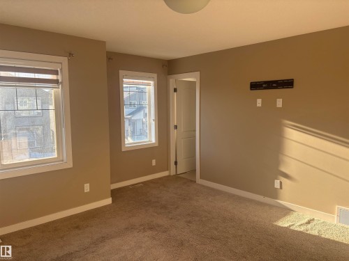 6694 Cardinal Road, Edmonton, AB - Indoor Photo Showing Other Room