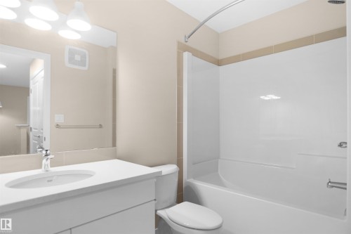 9828 219 Street, Edmonton, AB - Indoor Photo Showing Bathroom