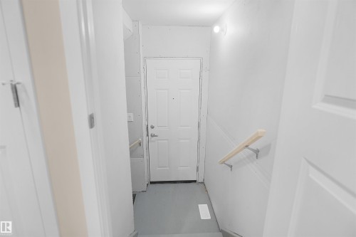 9828 219 Street, Edmonton, AB - Indoor Photo Showing Other Room