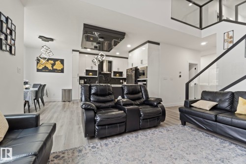 5368 Kimball Place, Edmonton, AB - Indoor Photo Showing Living Room