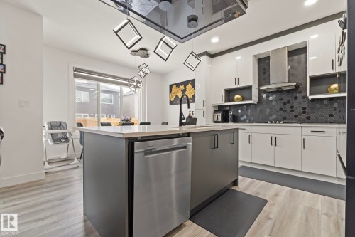 5368 Kimball Place, Edmonton, AB - Indoor Photo Showing Kitchen With Upgraded Kitchen